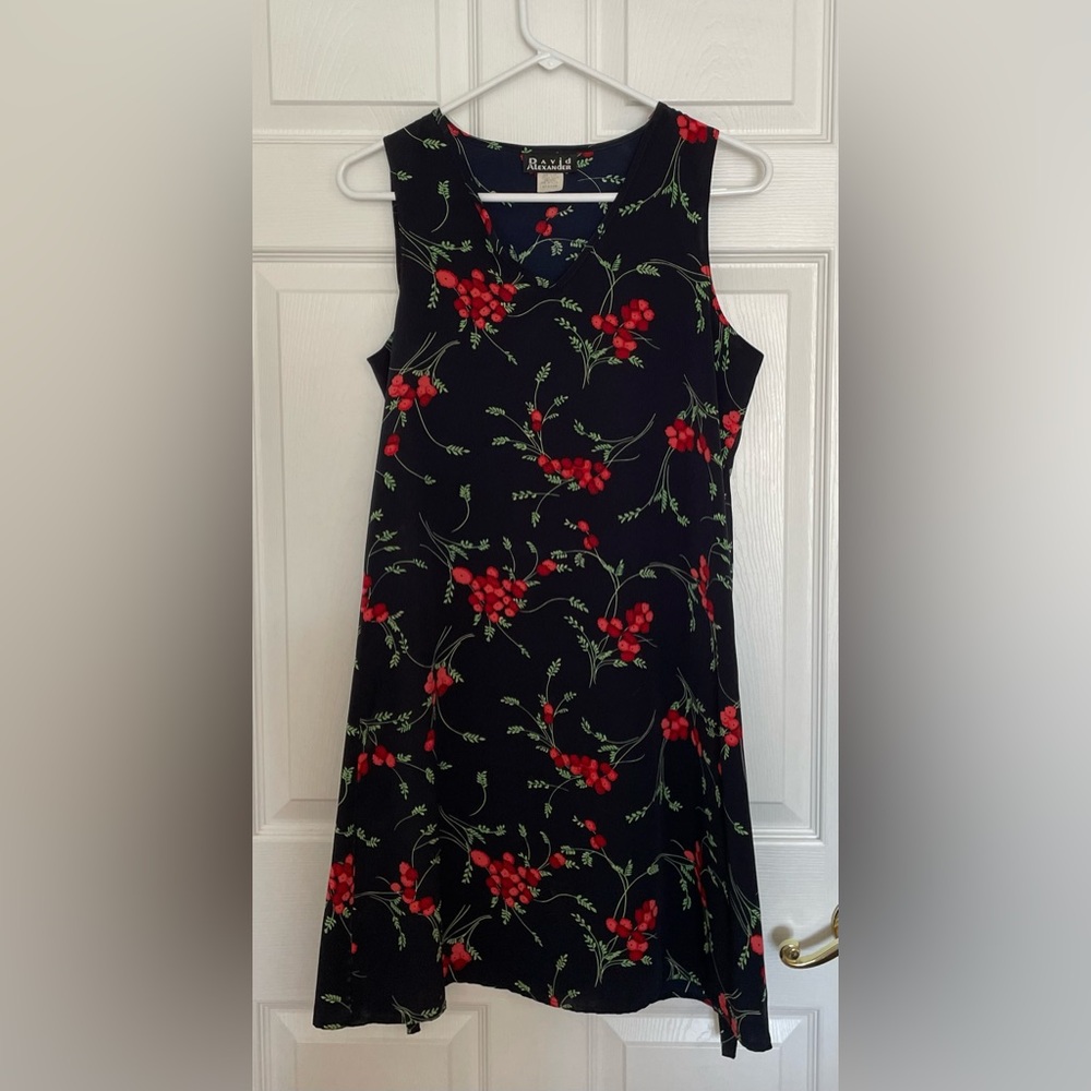 Vintage sleeveless floral print dress that ties in the back